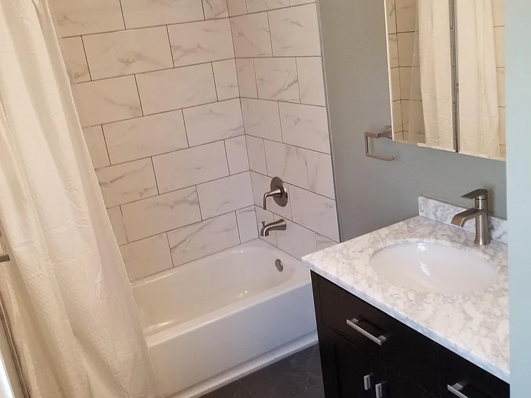 1208 W 28th St #2 — Photo 5