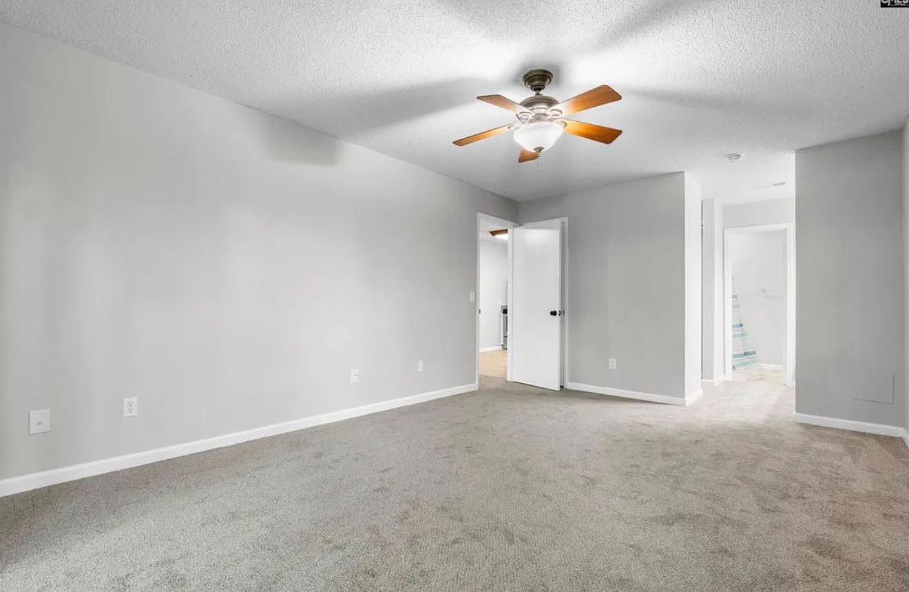 625 Edgewater Lane - 1 — Photo 2