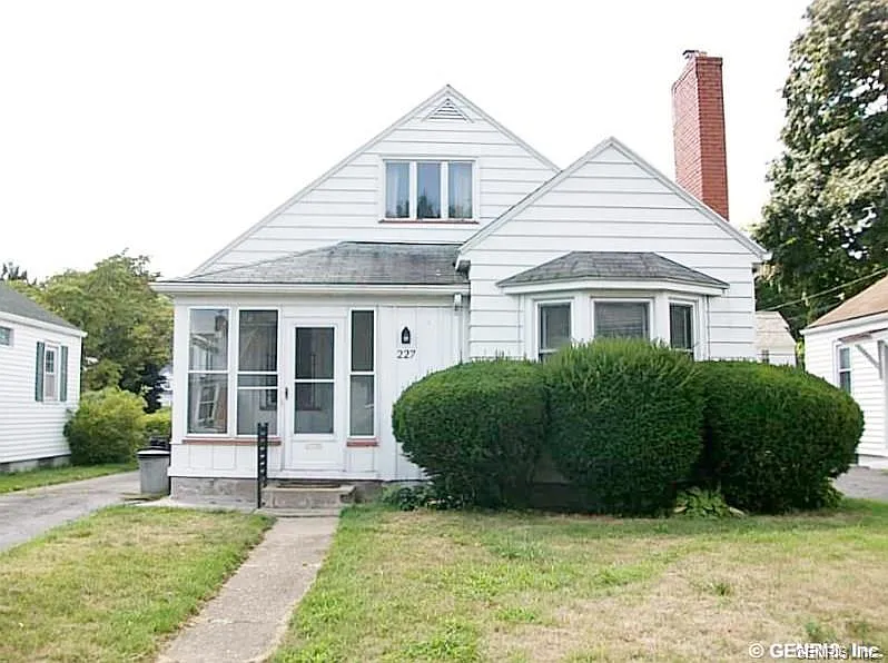 227 Florence Ave photo 1