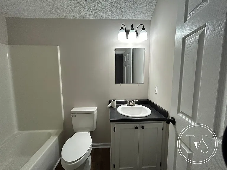 1825 Lawnwoods Dr — Photo 13