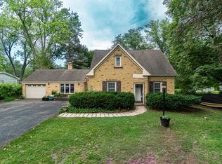 207 N Elmhurst Rd, Prospect Heights, IL 60070