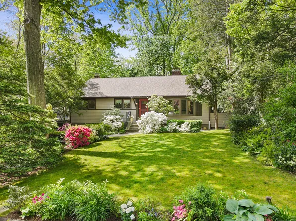 13 Swampscott Road, Stamford, CT 06905