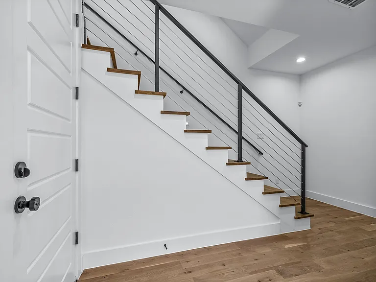 410 Avenue L #B — Photo 23