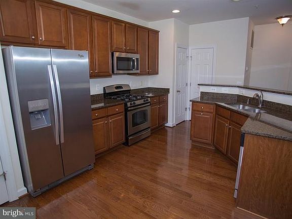 4th image of 13674 Salk St #269