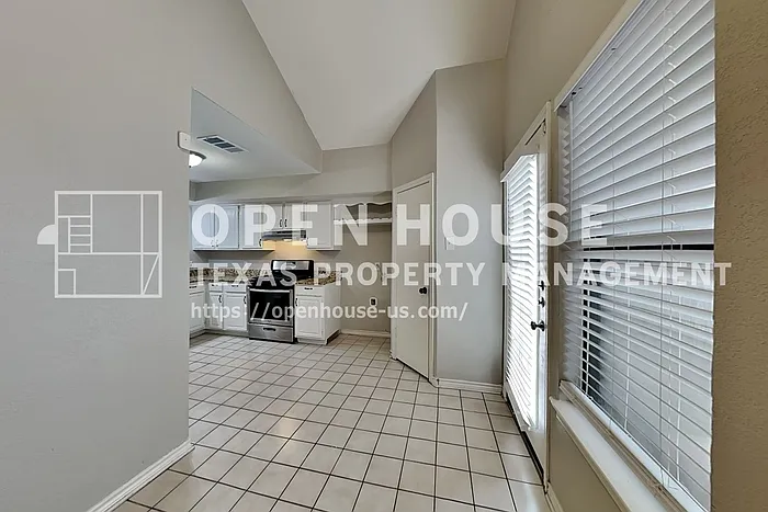 2512 Melissa Ln — Photo 6