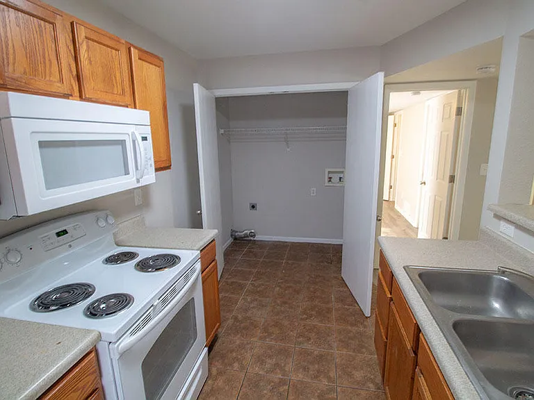 1401 Bodie Dr — Photo 9