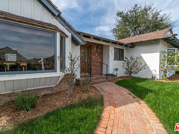 2nd image of 2915 Lakeridge Dr