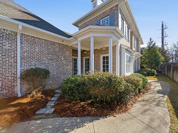 3rd image of 2 Highbourne Ct