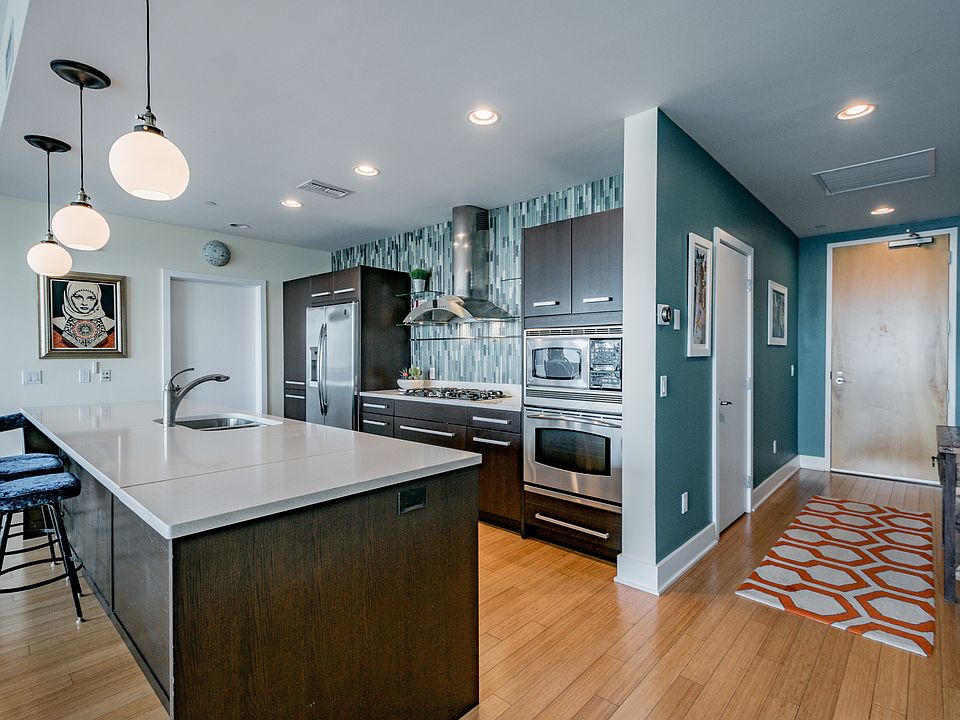1st image of 475 2nd St N Unit 603