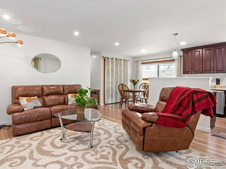 435 Columbine Ave — Photo 8