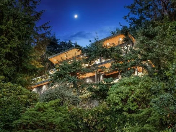 6224 Saint Georges Pl, West Vancouver, BC V7W 1Y7