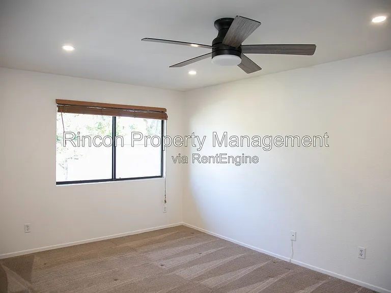 584 Doyle Ln — Photo 16
