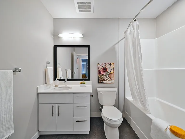425 Ballantrae Dr — Photo 14