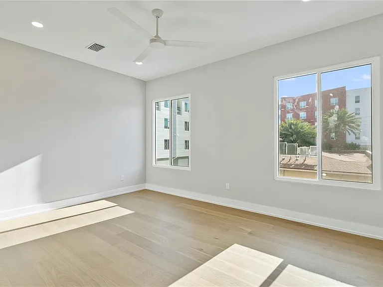 368 6th St S #1 — Photo 25