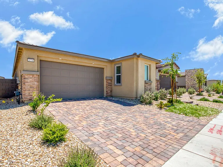 9770 Redwood Cascade St — Photo 2