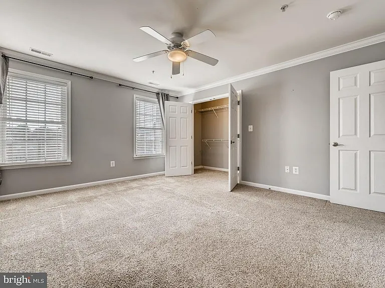 604 S Glover St — Photo 4