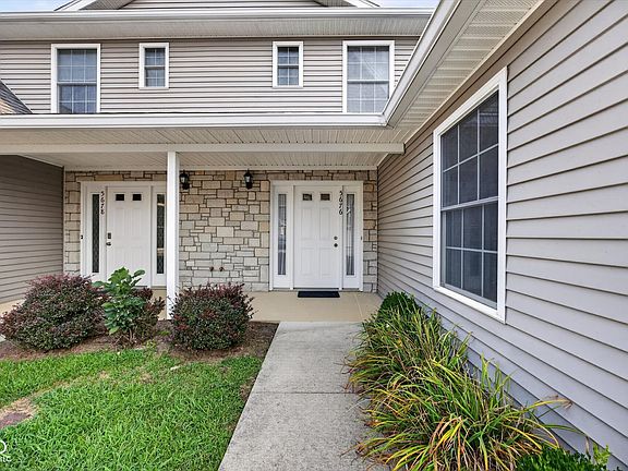3rd image of 5676 W Vinca Ln
