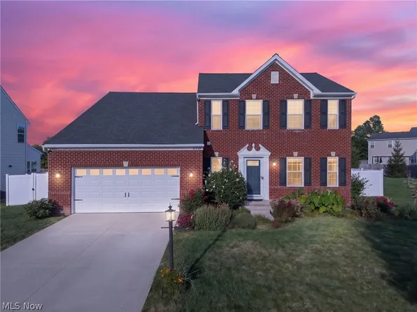 31832 Suncrest Cir, North Ridgeville, OH 44039