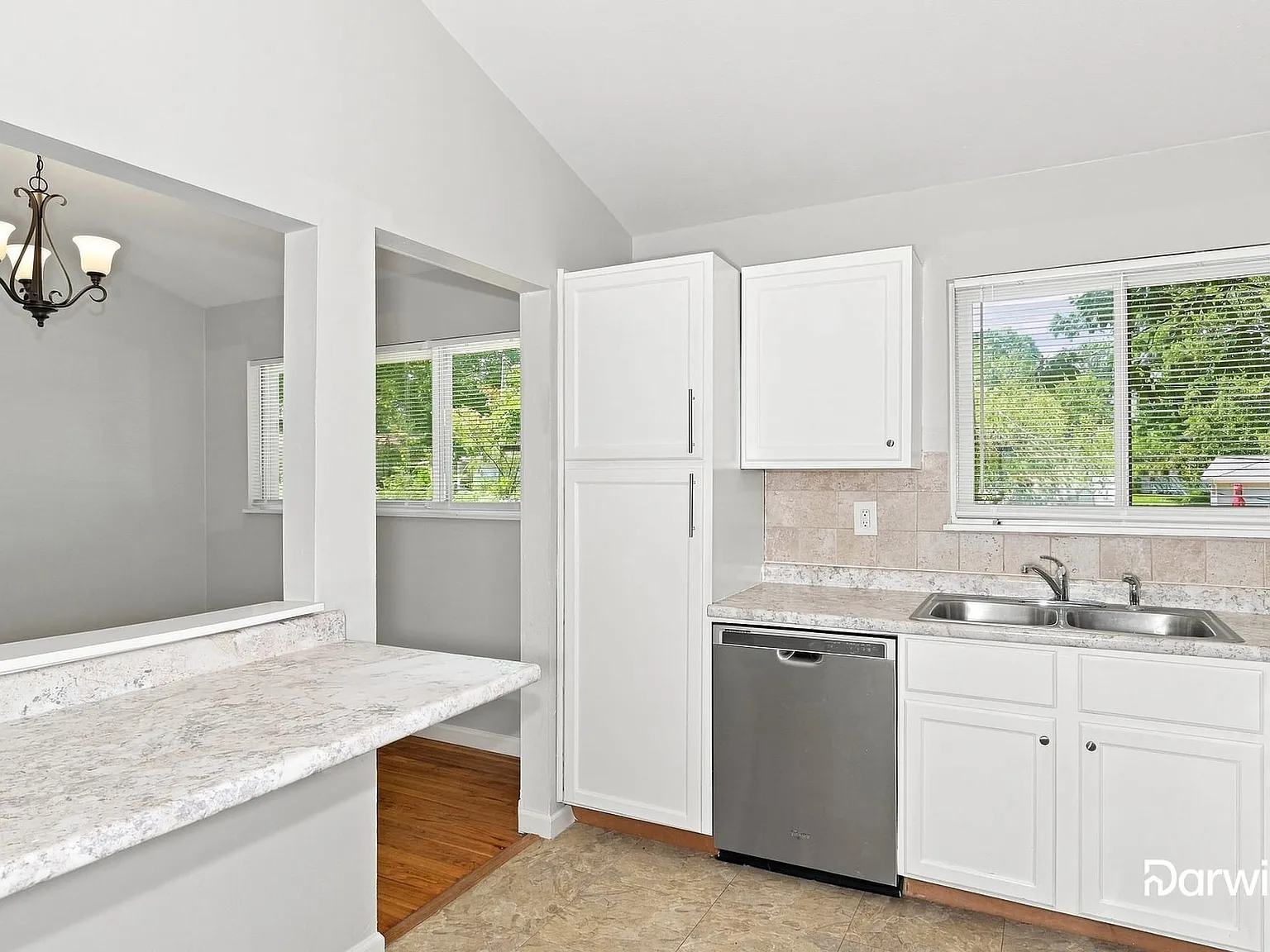 3 bed, 2.5 bath, 1096 sqft, $1,775 — Photo 4