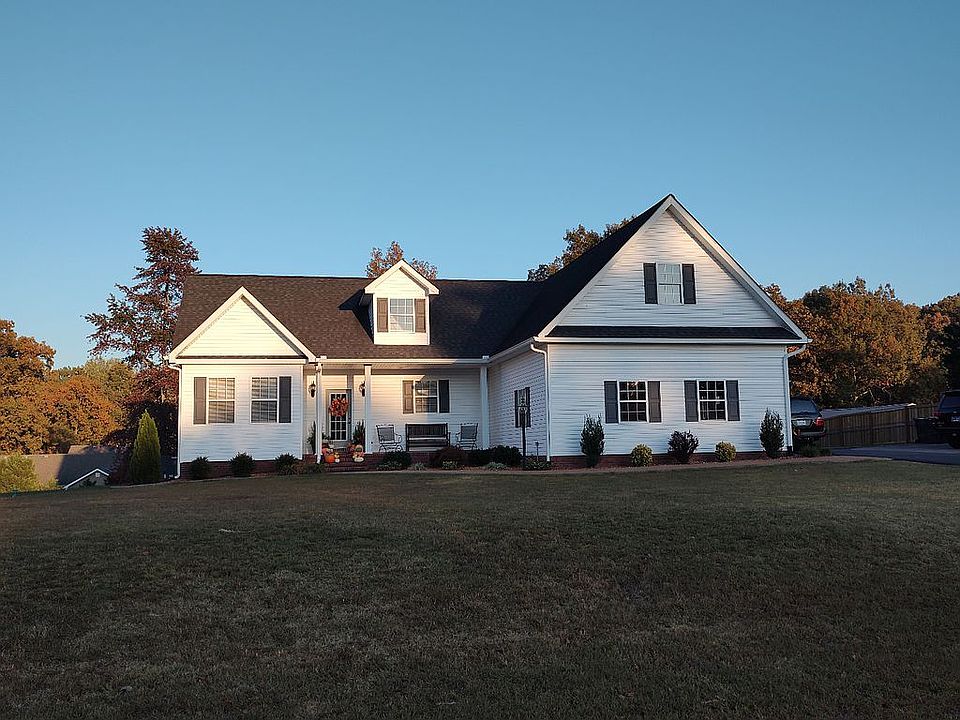 1st image of 595 Stillwater Dr