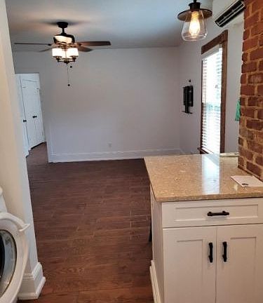 5th image of 307 Prospect St