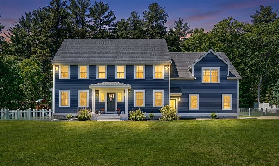 1st image of 3 Bristol Pond Dr