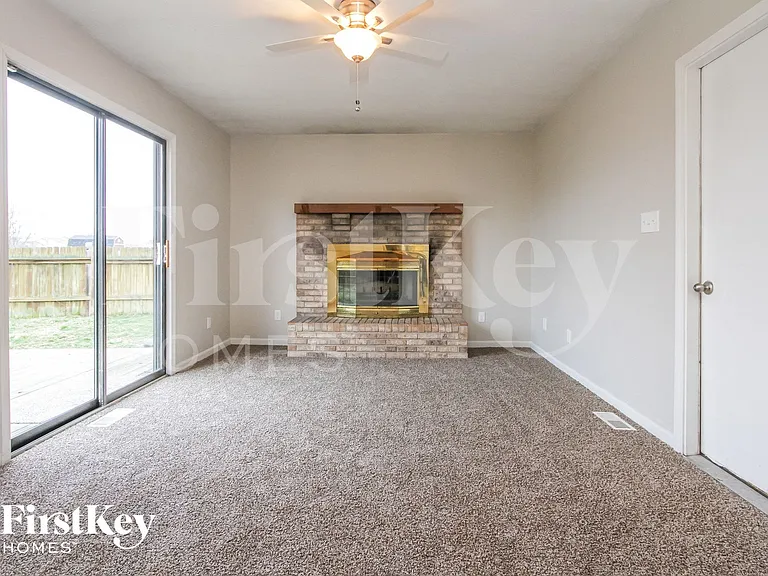 104 Meadow Creek South Dr — Photo 6