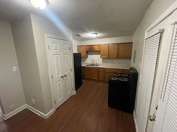4th image of 912 Rowan St APT 2