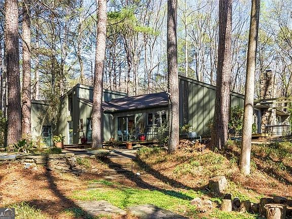 3rd image of 4917 Mountclaire Rd