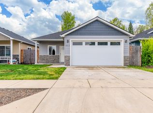 855 Tannin Dr, Medford, OR 97501