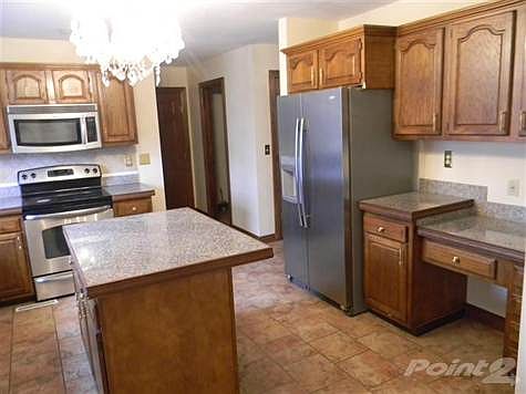 3rd image of 861 Glen Abbey Cir