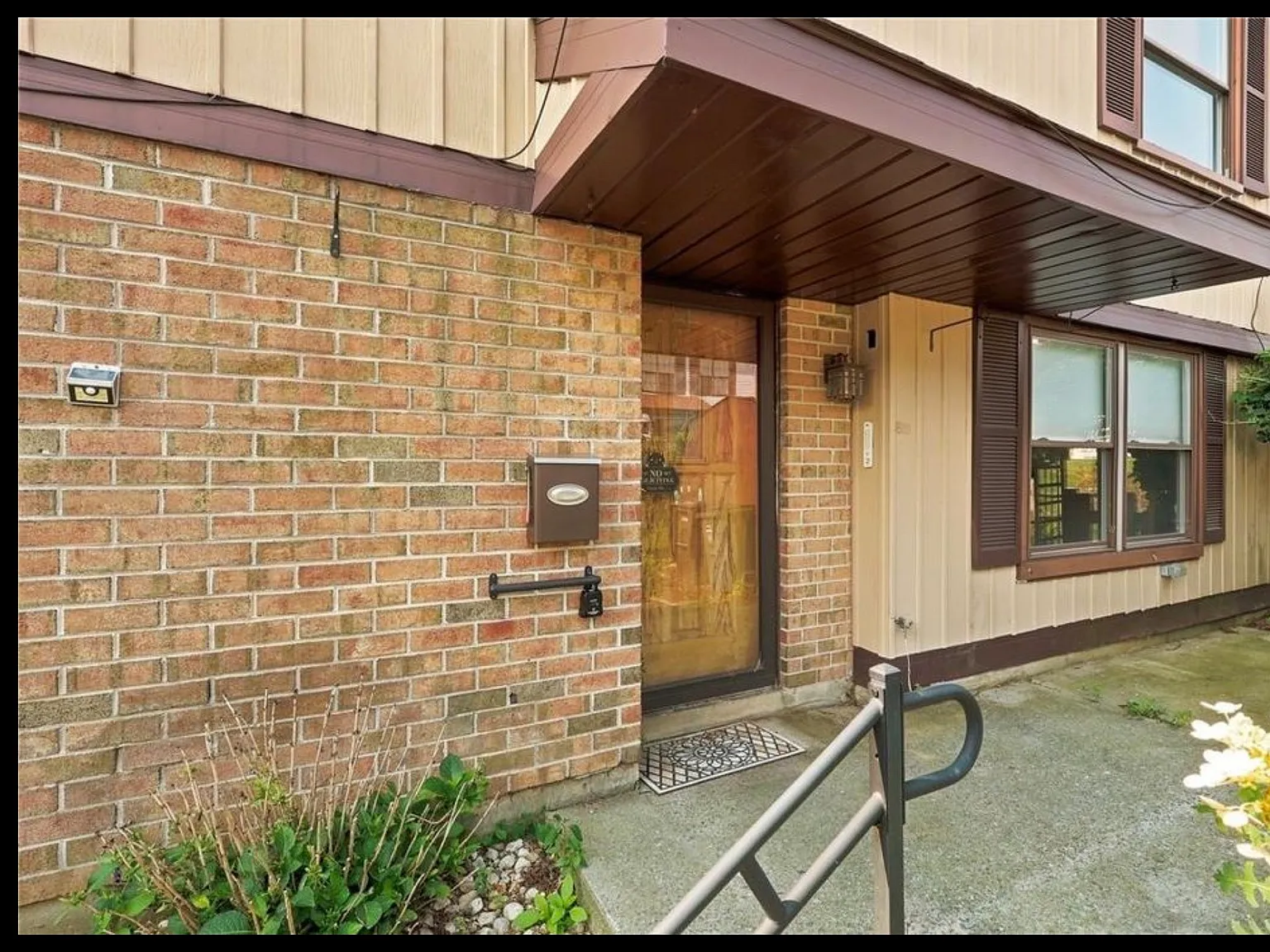 4 bed, 1908 sqft, $2,650 — Photo 3