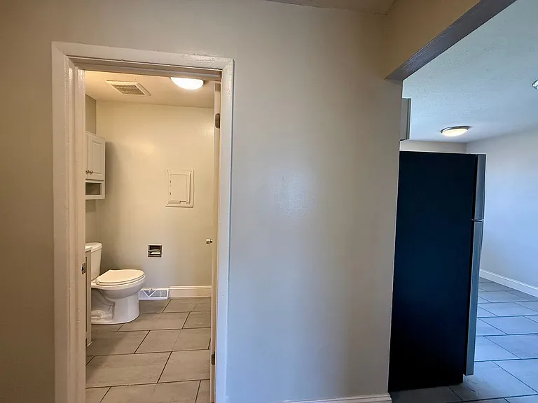 2422 W Savannah St — Photo 32