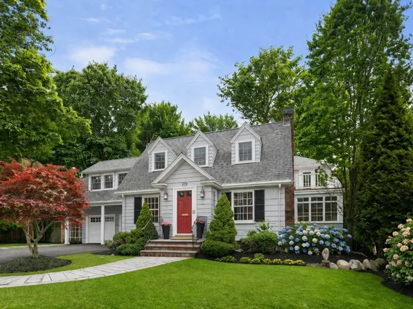 272 Quinobequin Rd, Newton, MA 02468