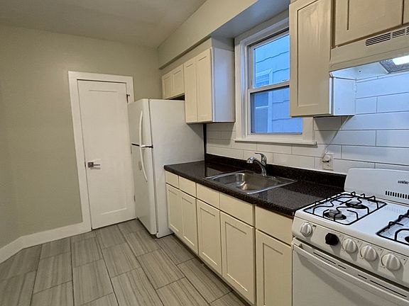 2nd image of 189 Elmwood Ave APT 3