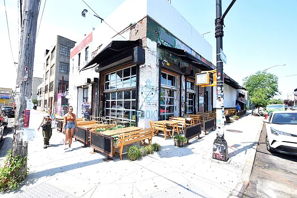 Rented by null | media 14