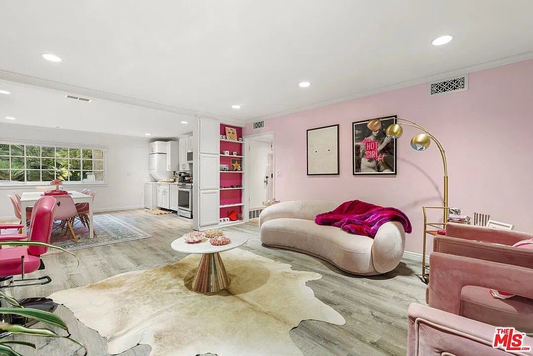 2 bed, 1.0 bath, 1250 sqft, $6,400 — Photo 3