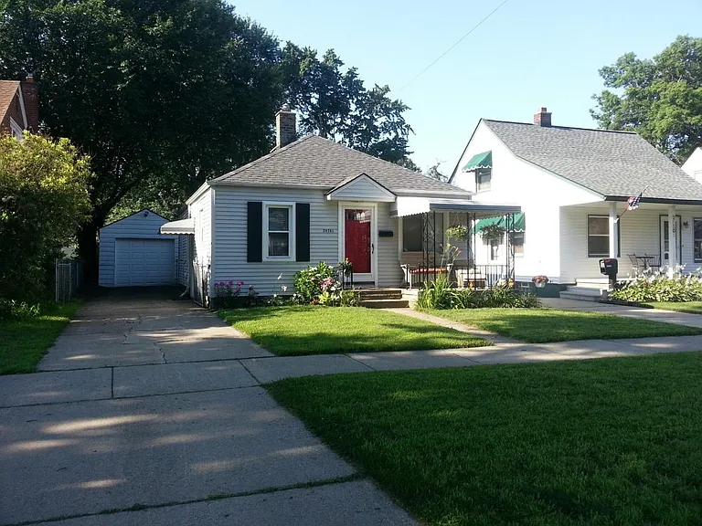 24741 Boston St — Photo 1
