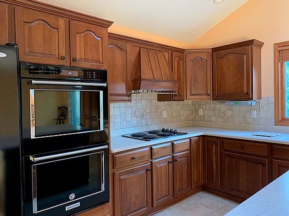 2nd image of 6 Symphony Cir