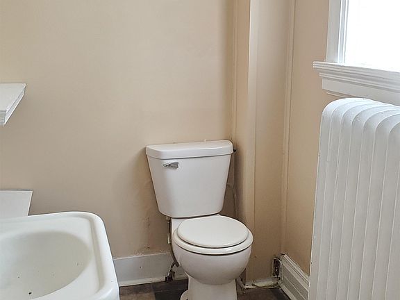 5th image of 525 S 7th St APT 2E
