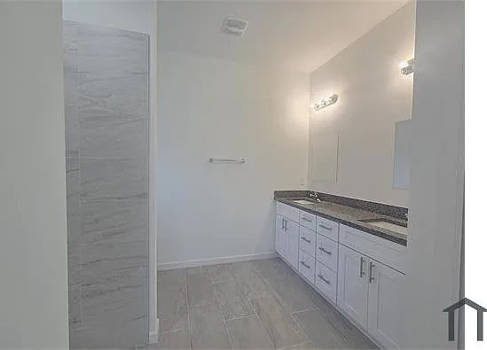 826 Dawhert Ave S — Photo 10