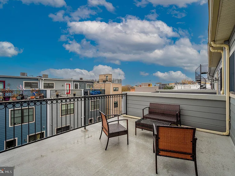 1802 Christian St — Photo 32