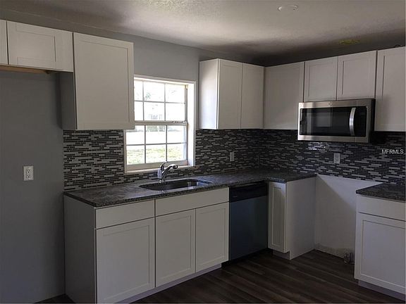 5th image of 1109 N Nowell St