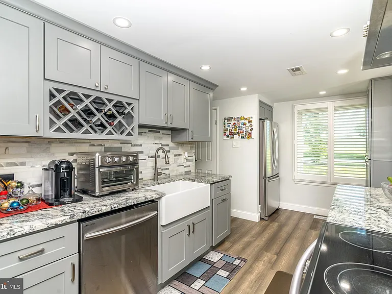251 Fir Tree Ct — Photo 13