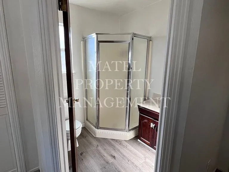 548 Esgar Ave — Photo 14
