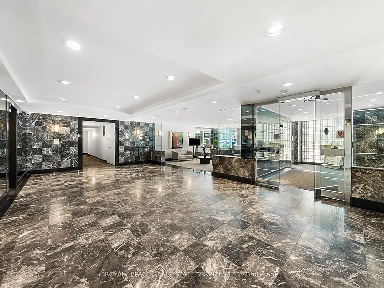 5785 Yonge St #601 — Photo 36
