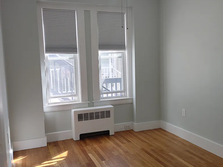 Extra room off the kitchen