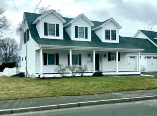 109 Pine St, Woburn, MA 01801