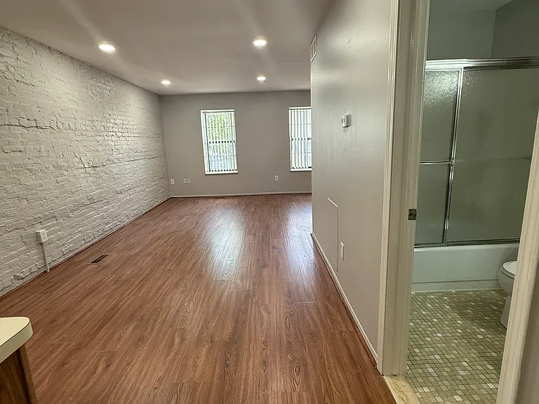 54 S Broadway St #15 — Photo 5