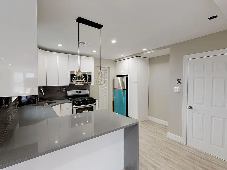 1909 Avenue M #2A — Photo 5
